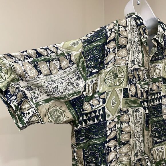 NWOT Summa Button Down Short Sleeve Shirt.  Size L large 100% silk - Picture 3 of 8